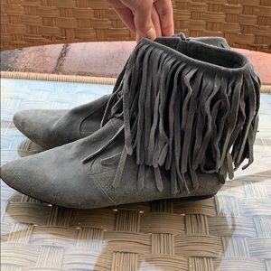 Sam Edelman Gray Flat Fringe Boot Size 9.5!!